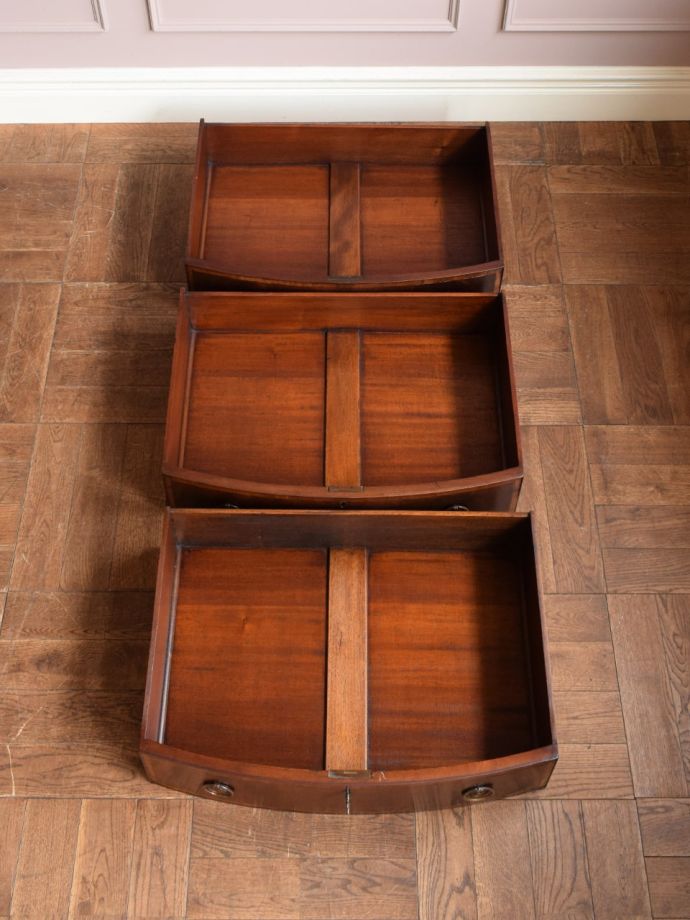 おしゃれなチェストの引き出しの中