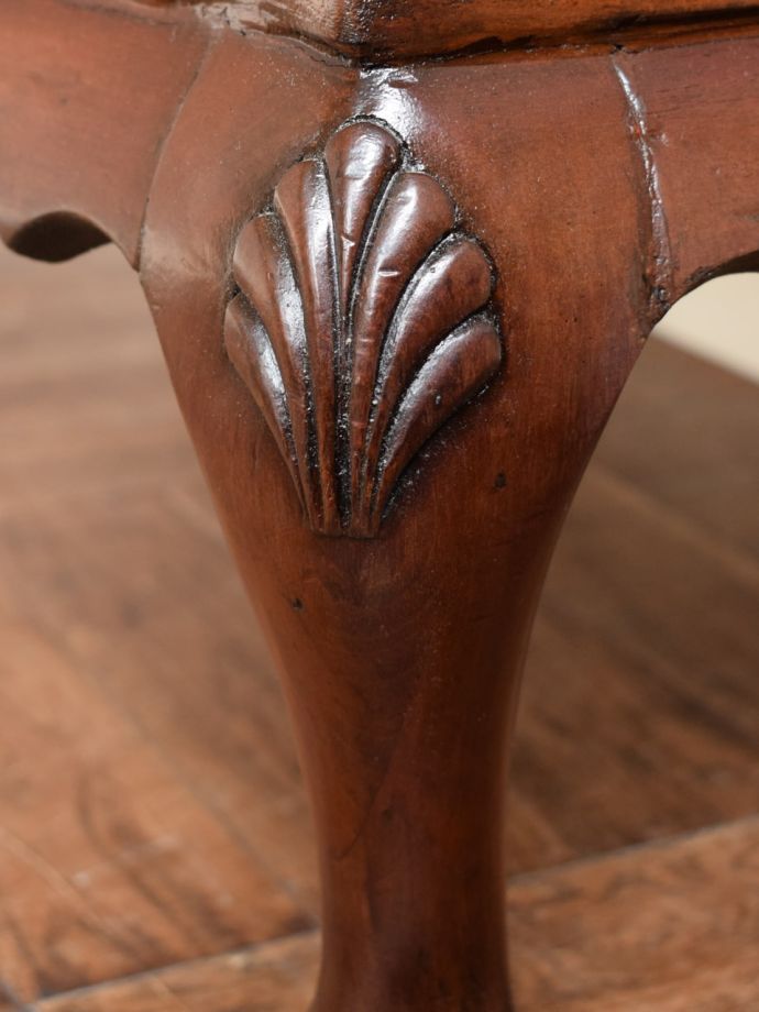 アンティークチェストの装飾