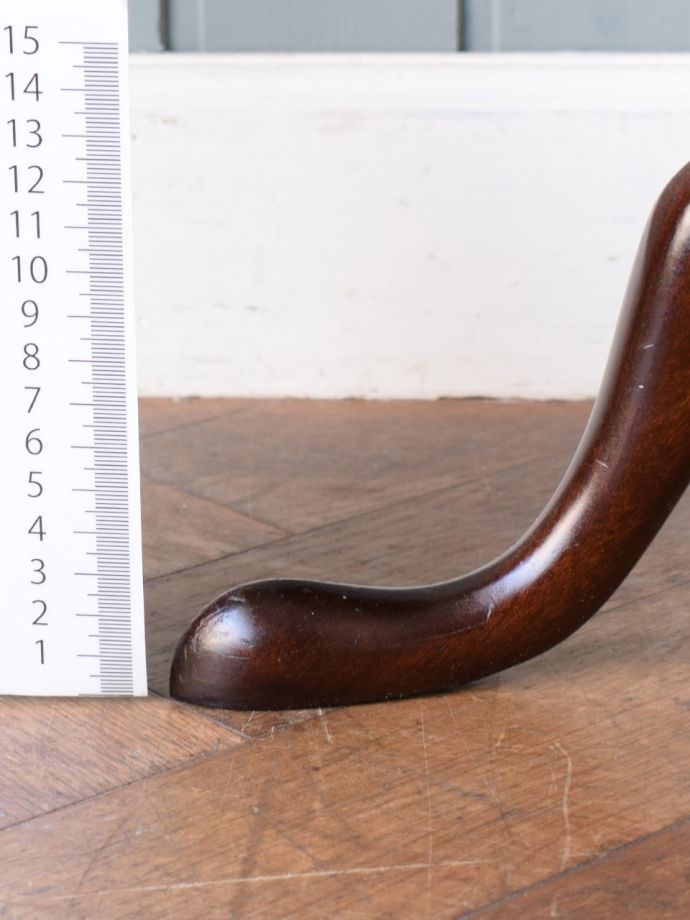 アンティークテーブルの脚