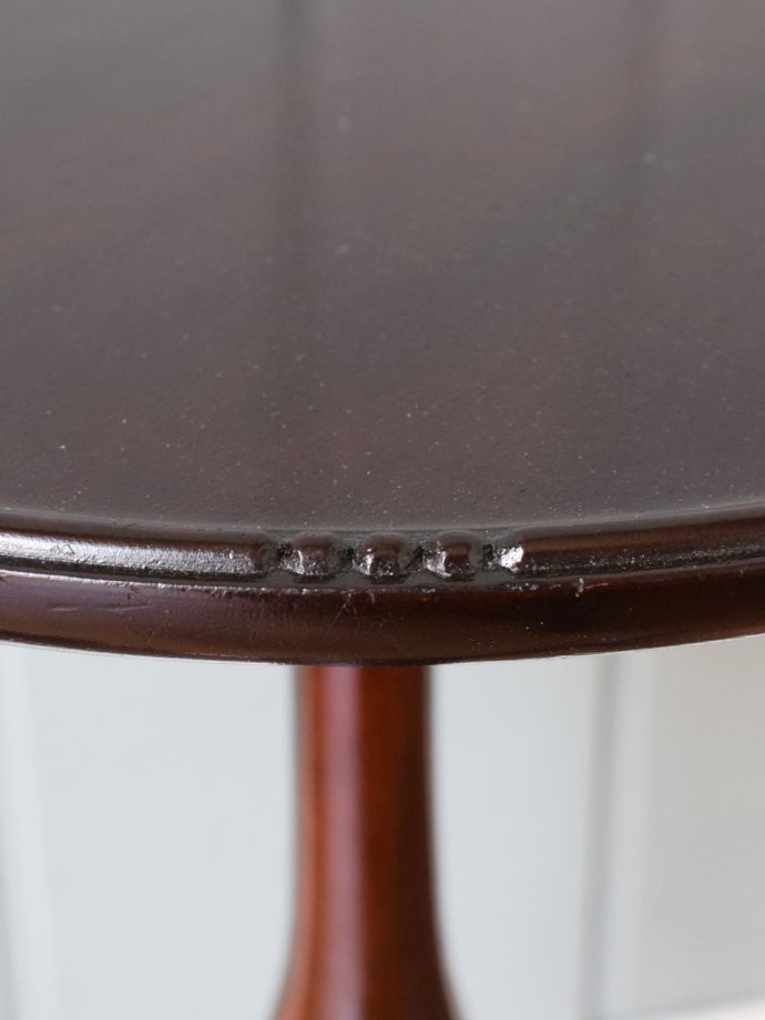 アンティーク家具らしい装飾