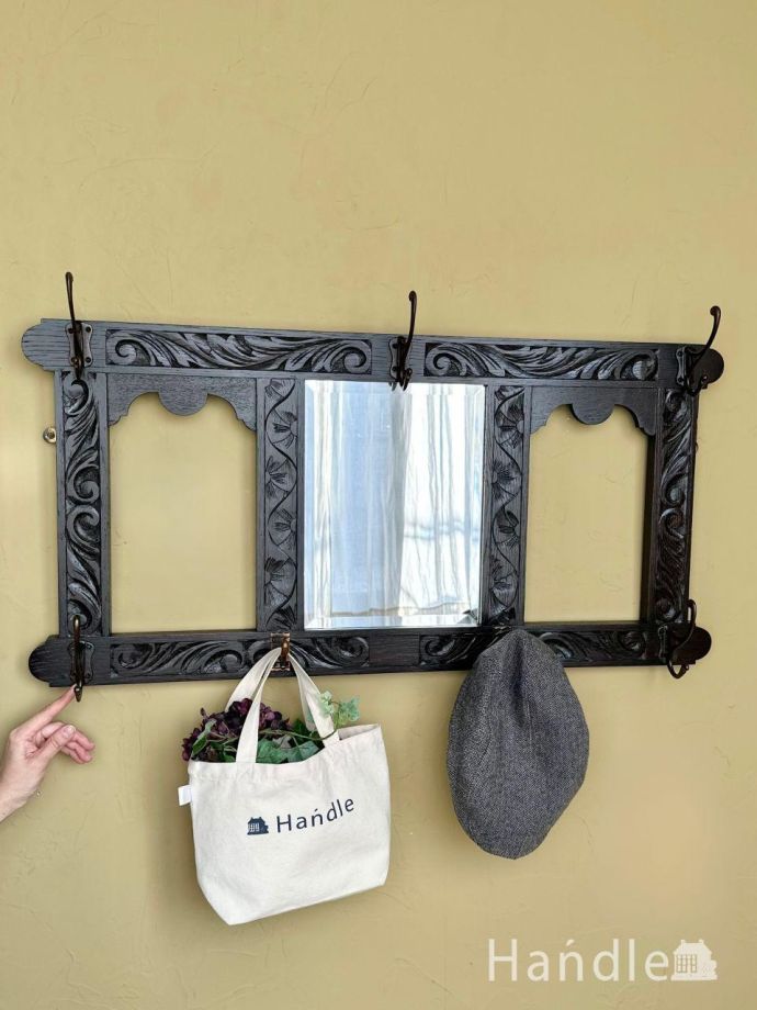 壁を飾るウォールフック