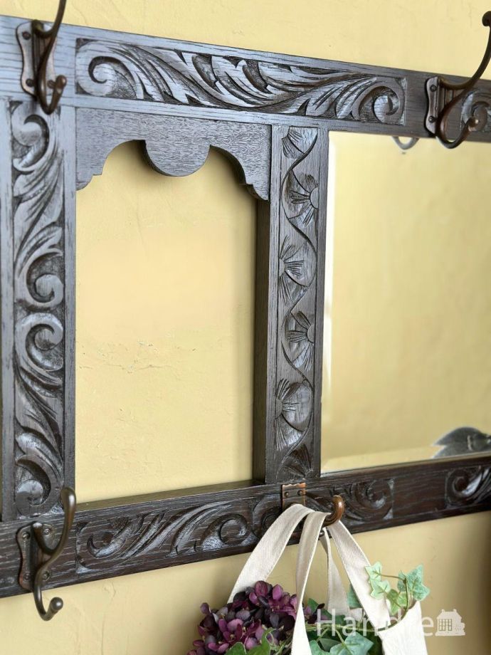 アンティークの壁掛け家具