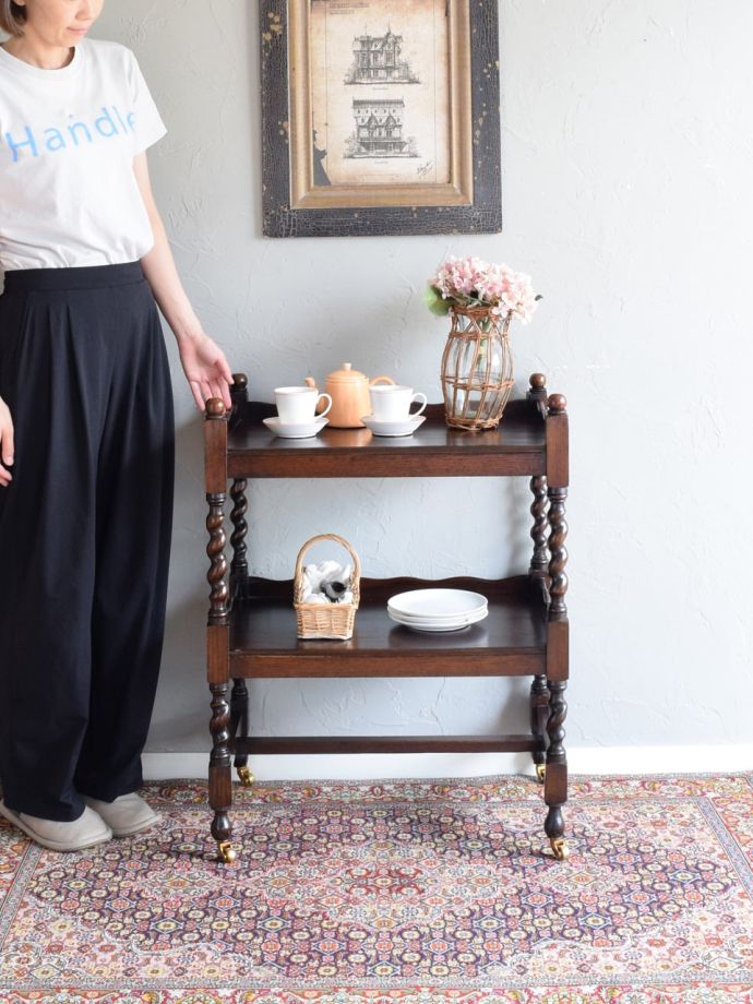 英国アンティークのワゴン