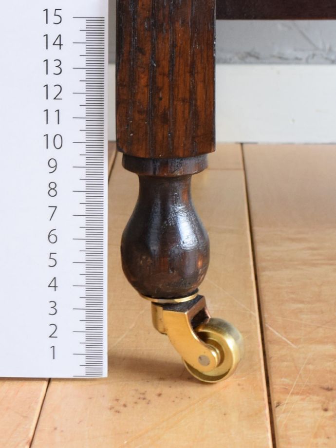 アンティーク家具の脚