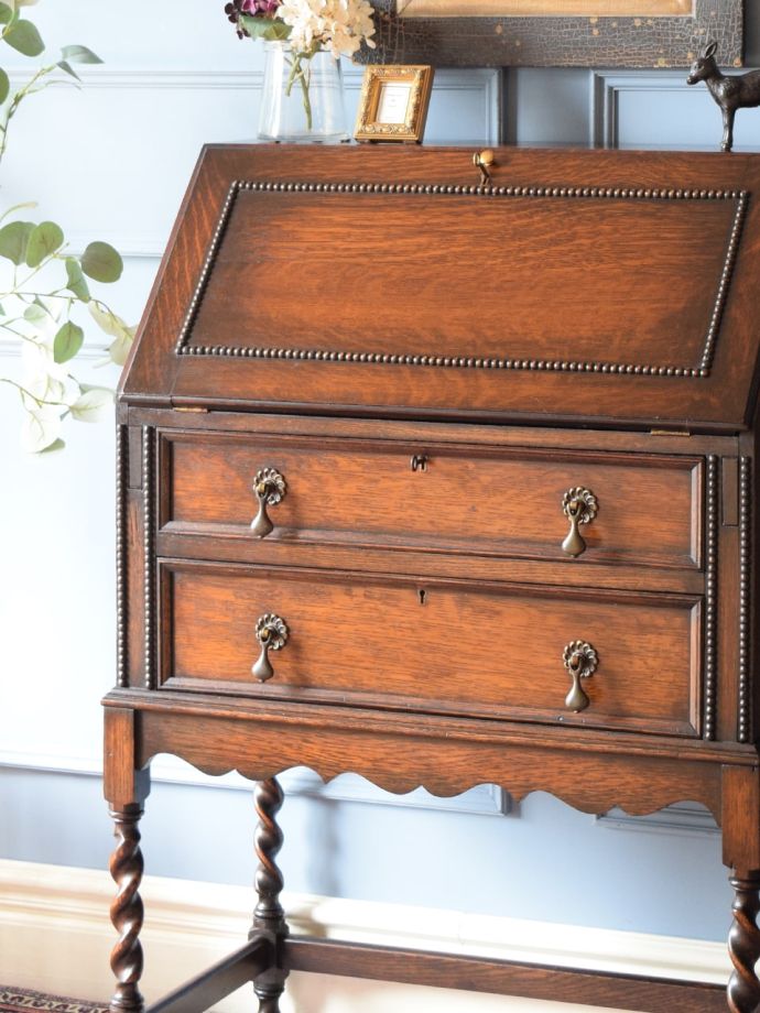 おしゃれなアンティークの家具