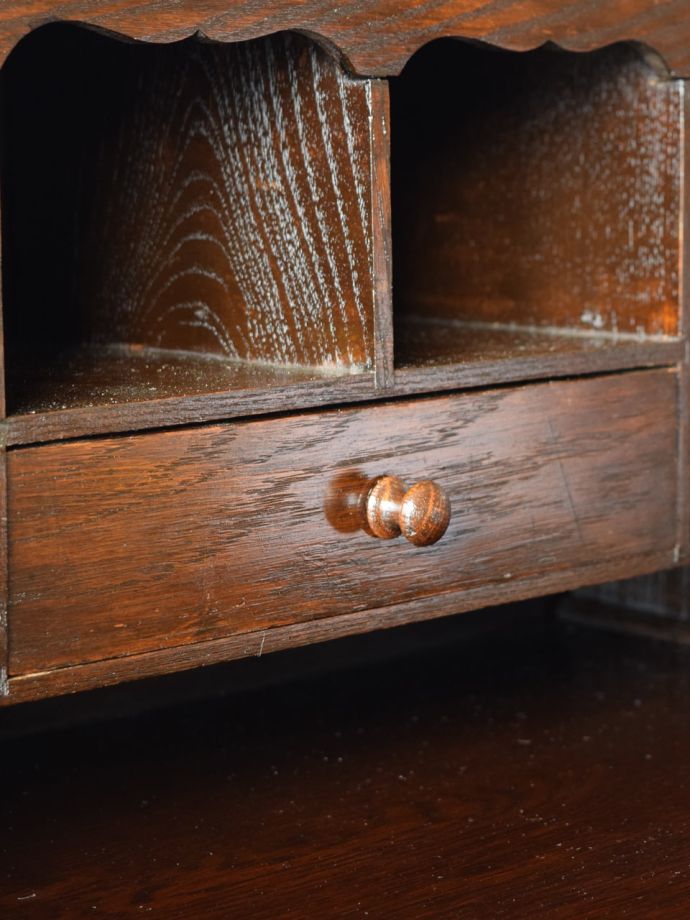 ビューロー内の取っ手