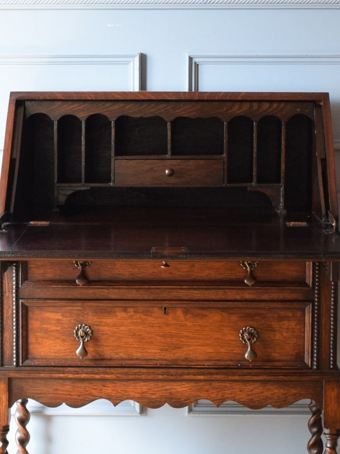 アンティークビューローの扉の中