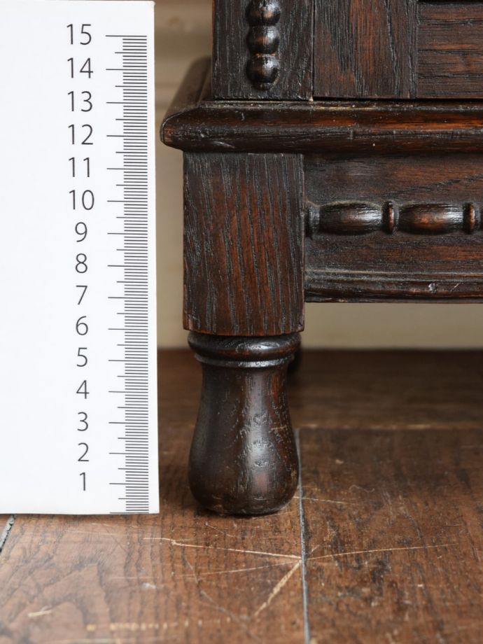 アンティーク家具の脚