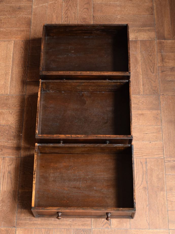 サイドボードの引き出し