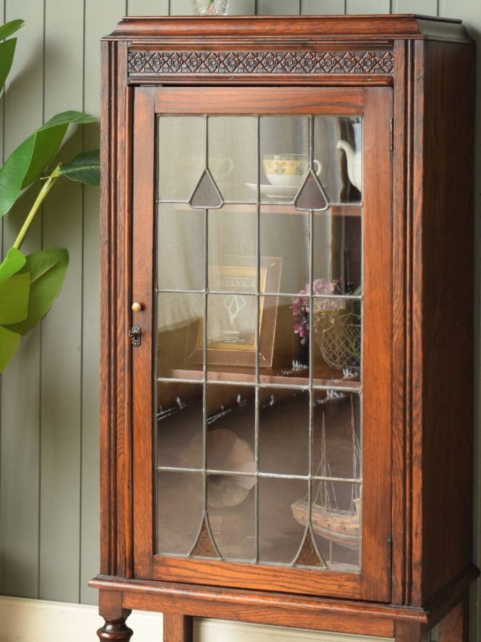 アンティークガラスの扉