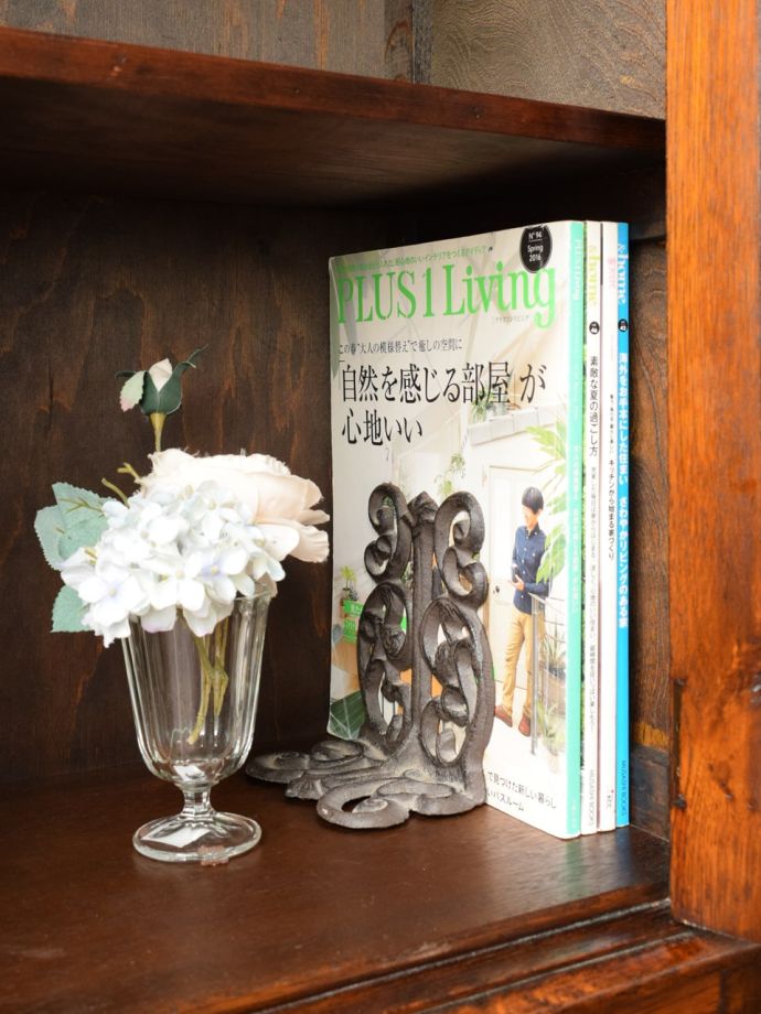 収納たっぷりのキャビネット