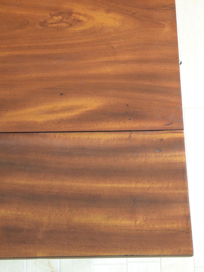 サイドチェストの天板