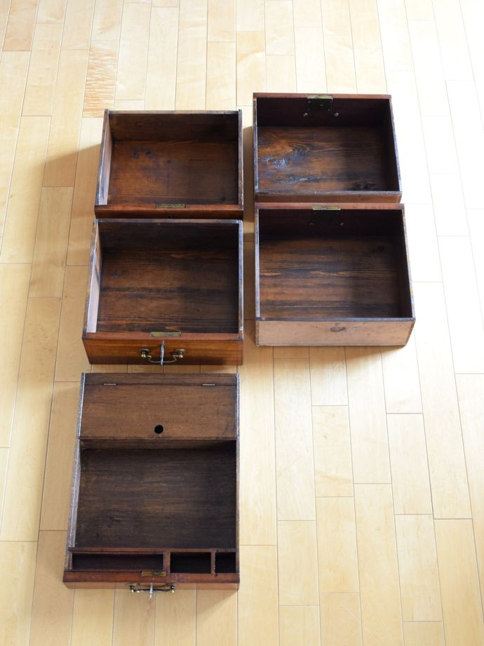 チェストの引き出しの中