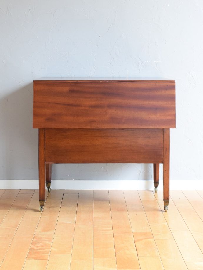 アンティークチェストの反対側