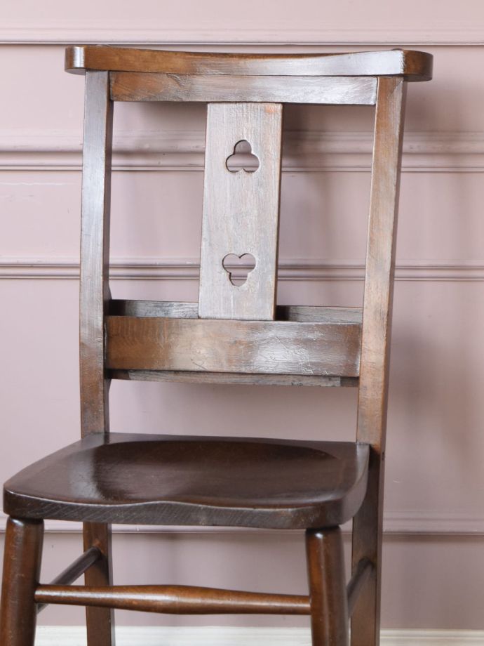 アンティークチェアの背もたれ