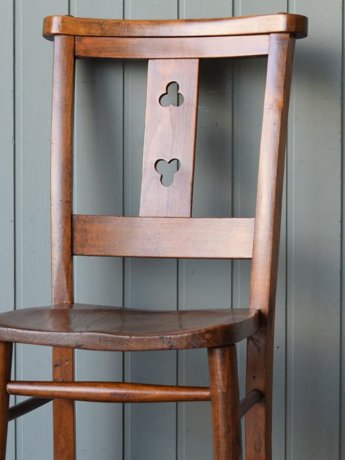 アンティークチェアの背もたれ