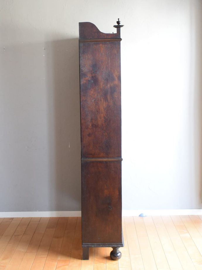 キャビネットの側面