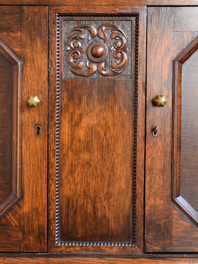 サイドボードの装飾