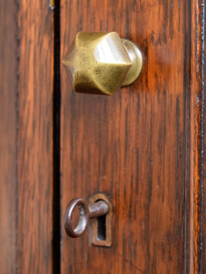 アンティーク家具の鍵