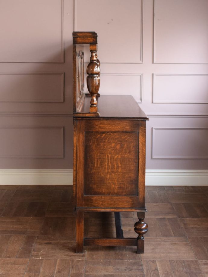 サイドボードの側面