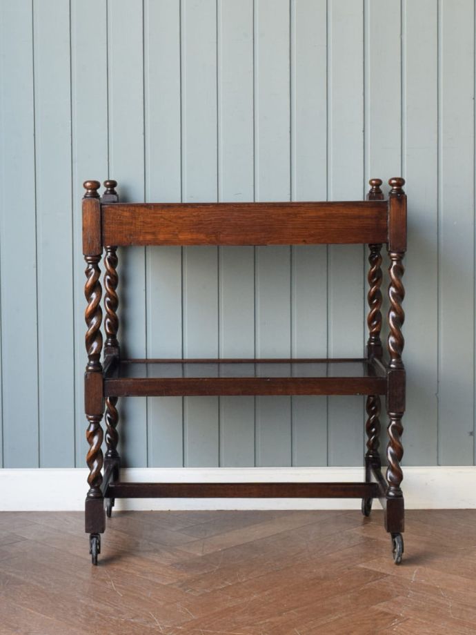 アンティークワゴンの後ろ姿