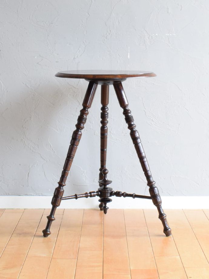 アンティーク家具の側面