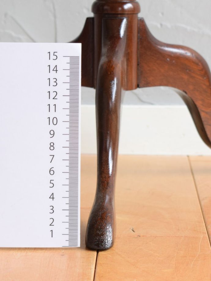 アンティークテーブルの脚