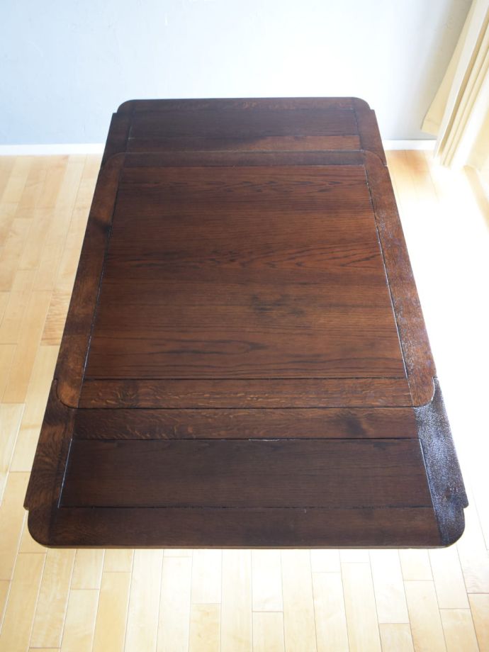 伸長式ダイニングテーブルの天板