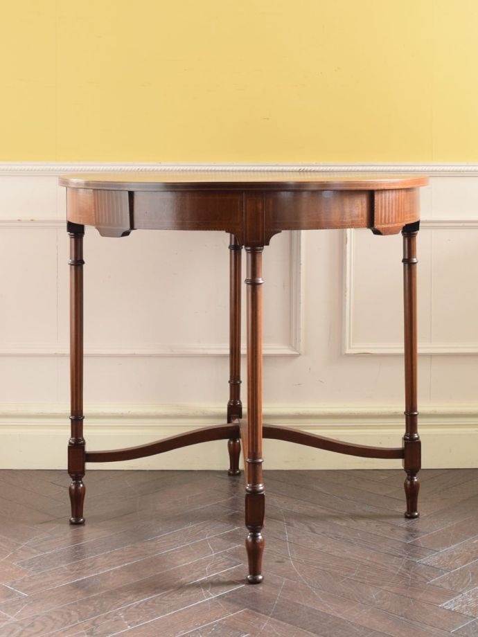 オケージョナルテーブルの側面