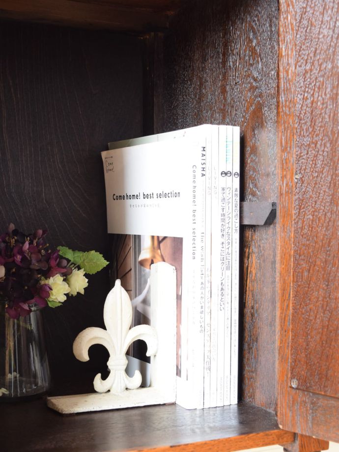 収納たっぷりのキャビネット