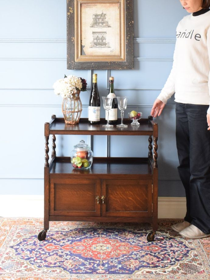 英国アンティークのワゴン