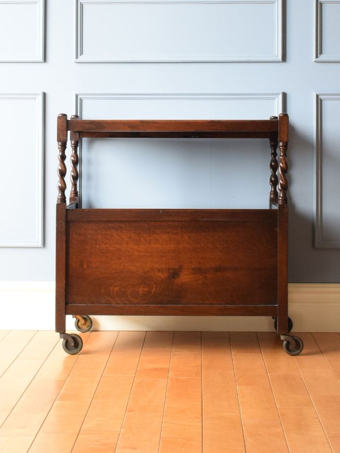 アンティークワゴンの後ろ姿