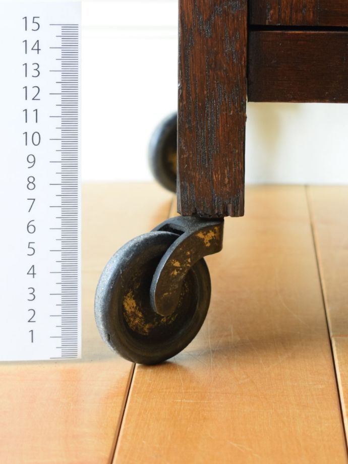 アンティーク家具の脚