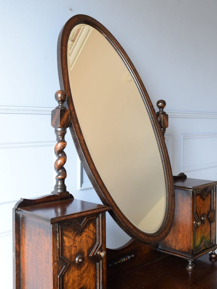 アンティークの鏡