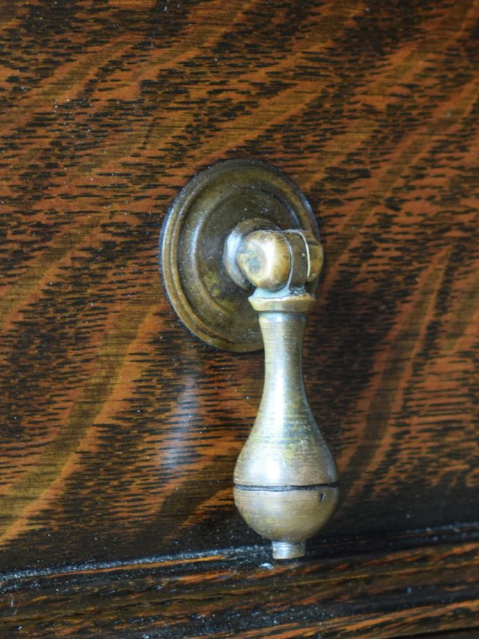 ドレッサーのおしゃれな取っ手