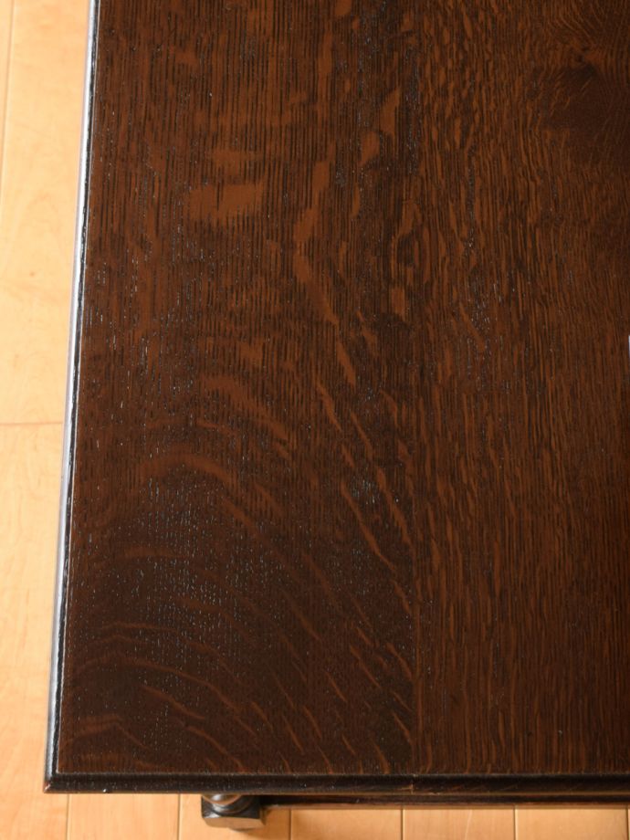 ドレッサーの天板