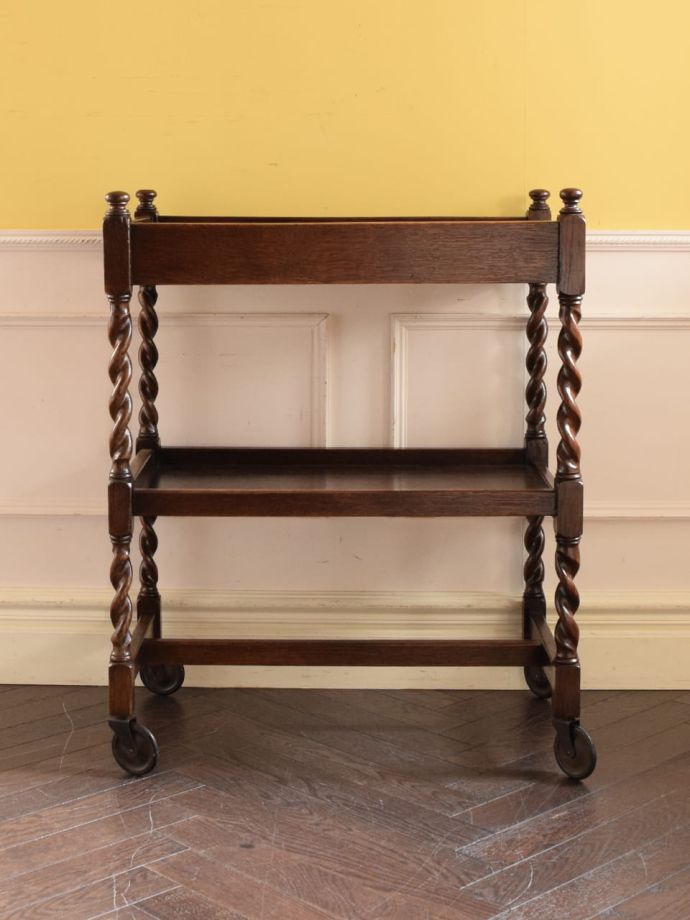 アンティークワゴンの後ろ姿