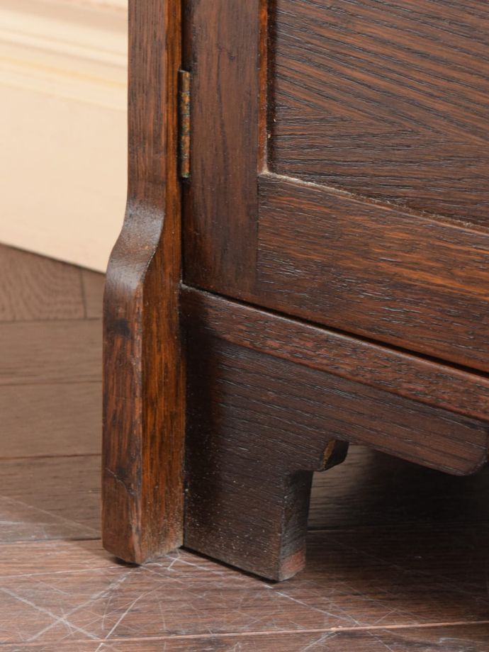 アンティーク家具の脚
