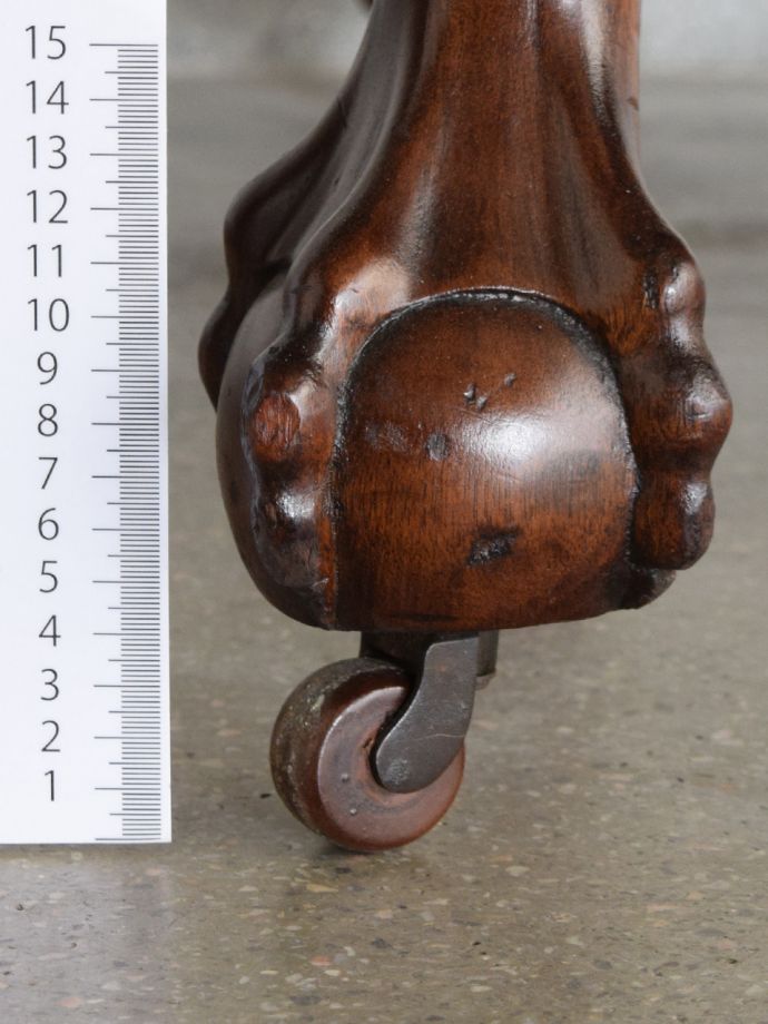 アンティーク家具の脚