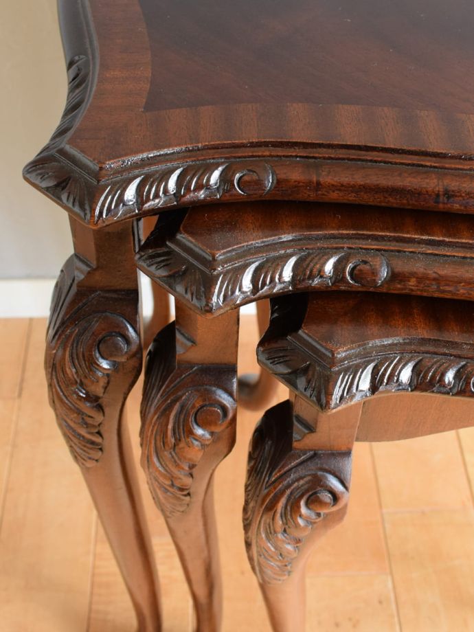 英国アンティークらしい装飾