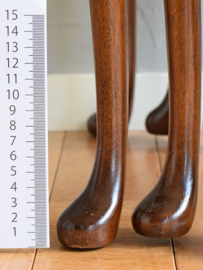 アンティークテーブルの脚