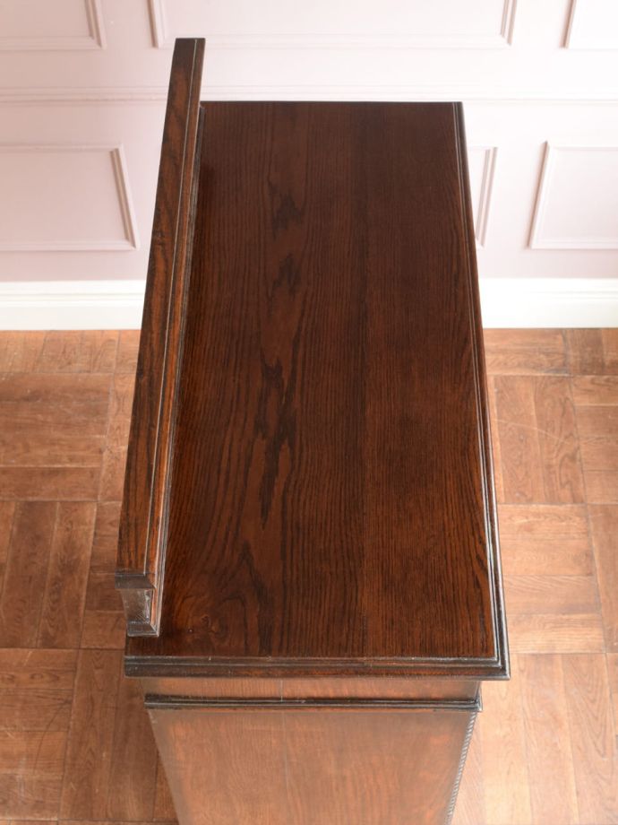 キャビネットの天板