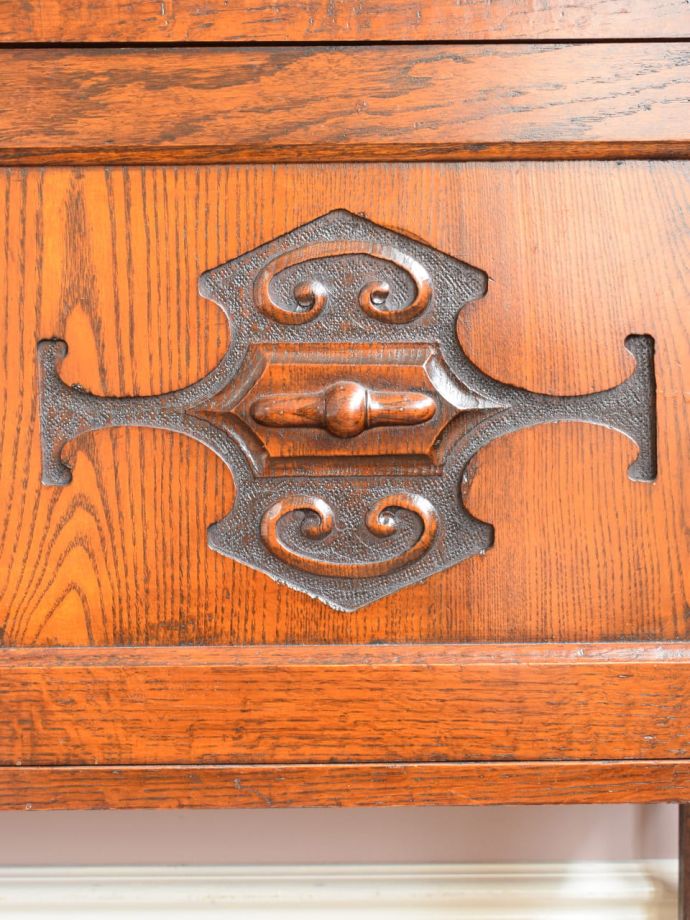 サイドボードの装飾