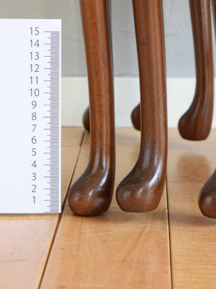 アンティークテーブルの脚