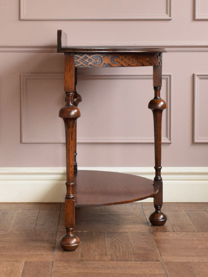 コンソールテーブルの側面