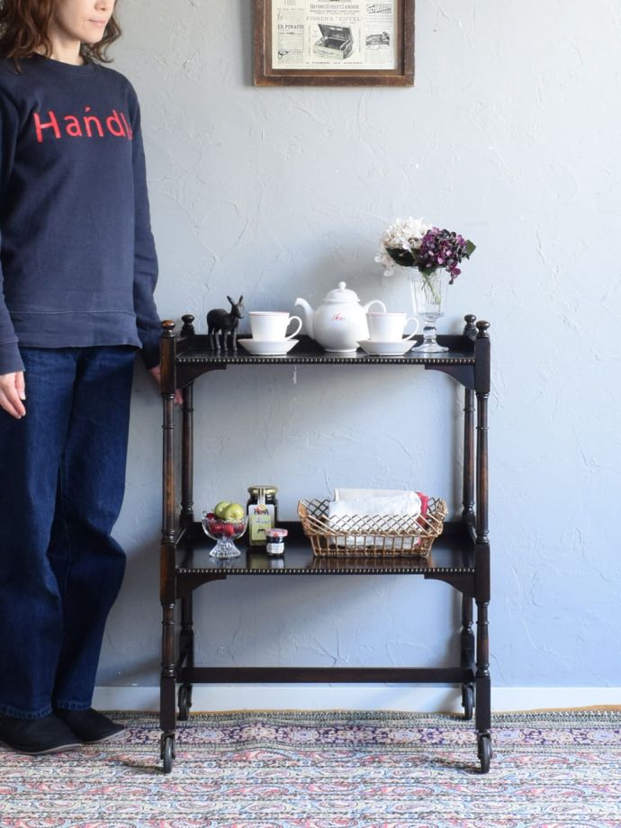 英国アンティークのワゴン