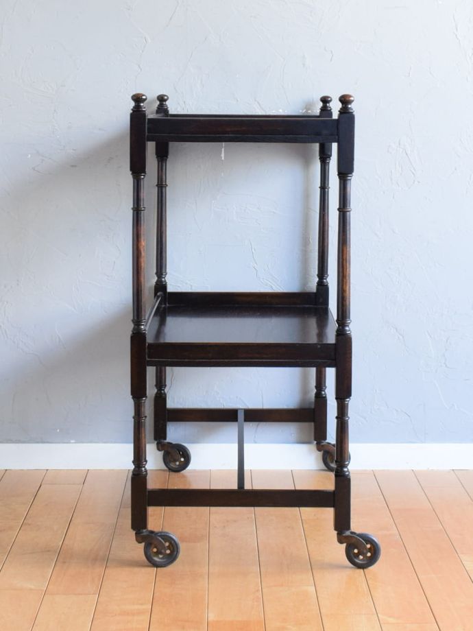 アンティークワゴンの側面