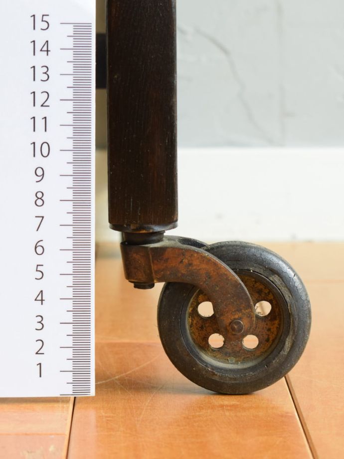 アンティーク家具の脚