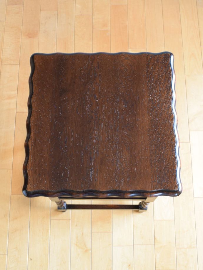 サイドキャビネットの天板