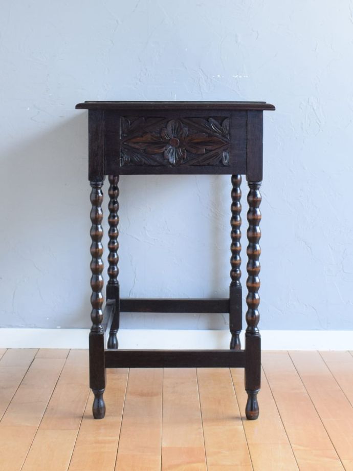 コンソールテーブルの側面